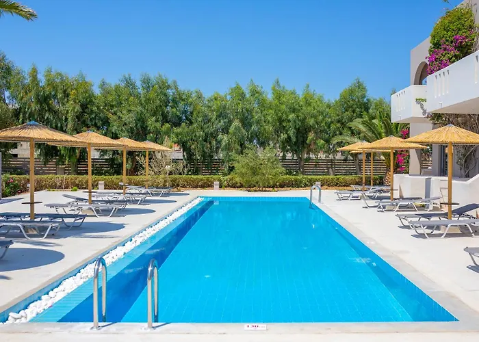 فندق Akti Club 5*