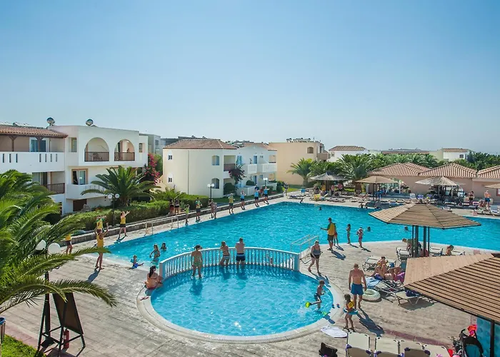 فندق Akti Club 5*